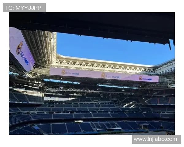 聚焦足球星不规则现象探秘球场背后的技艺与奇异轨迹